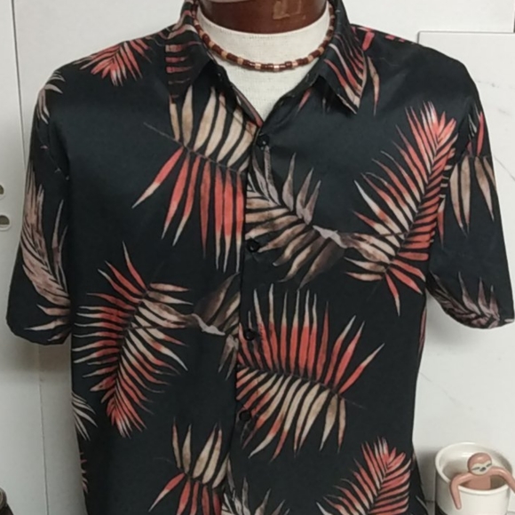 Tropical Leaf Pattern Short Sleeve Button Down - Picture 2 of 11